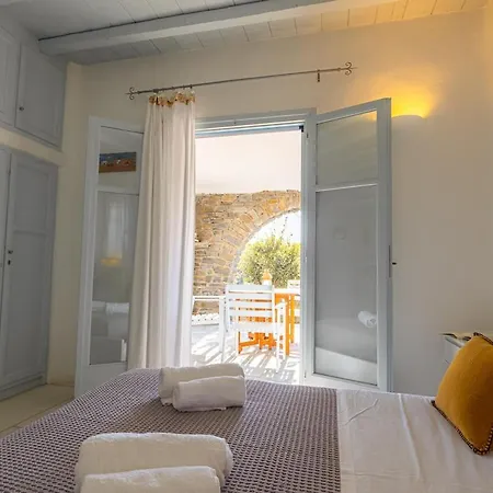 Avelia Paros * Kalami (Paros)